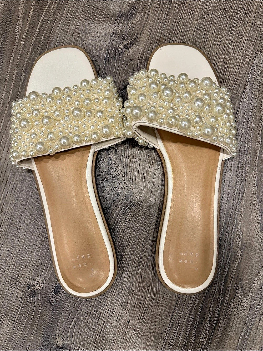 A New Day Jasmine Pearl Slide Sandals White size 11